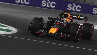 Верстапен изпревари "Ферари"-тата и триумфира в Гран При на Саудитска Арабия