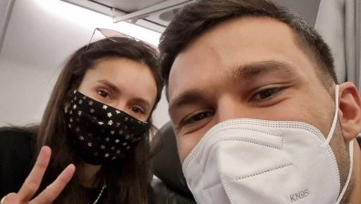 Нина Добрев се прибра в България