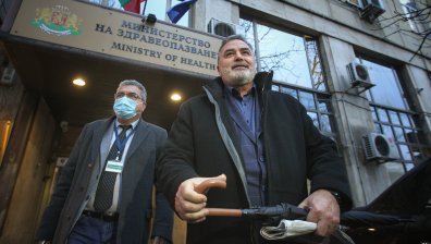 Доц. Ангел Кунчев и Данчо Пенчев дадоха извънреден брифинг пред МЗ