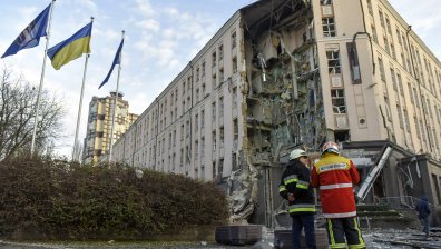Примирие ли? Сирени за въздушна тревога ехтят в Украйна, Русия обвини Киев в обстрел