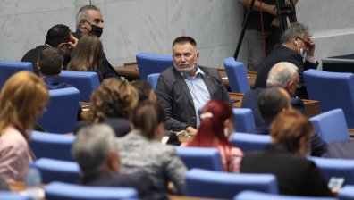 Гласуват увеличаване на часовете на извънредния труд