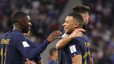 Полша на колене, брилянтен Мбапе прати Франция на 1/4 финал