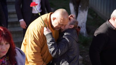 Борисов с послание за 8 март: Борете се с усмивка в този уж мъжки свят