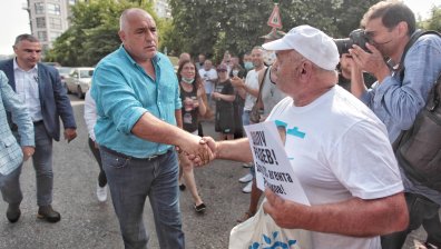 Борисов на разпит в полицията на фона на протест срещу Радев и Рашков (+СНИМКИ)