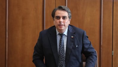 Асен Василев: Липсата на нощна тарифа няма да се отрази драстично на цената на тока
