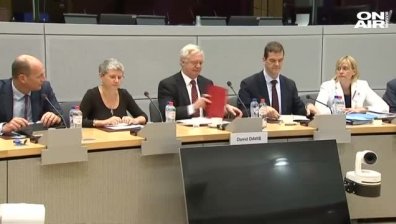 Министърът по Brexit хвърли оставка заради Тереза Мей