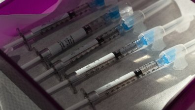 Ще започне ли ваксинацията в Европа още по празниците?