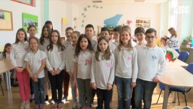 Бургаски ученици се включиха в конкурса "Рецитирам за България"