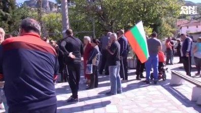 Жители на село Илинденци искат да напуснат ВиК