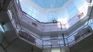 Една храбра чистачка, едно комично бягство от затвора...