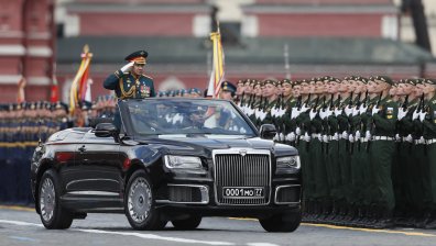 На Червения площад: Парад по време на война (ВИДЕО)