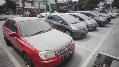 Изригна най-активният вулкан в Индонезия, тътенът се чувал на 30 км (+Видео)