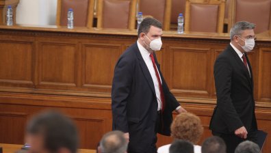 Много млади депутати в 47-ото НС, Пеевски се надява Никола Минчев "да донесе хубави работи"