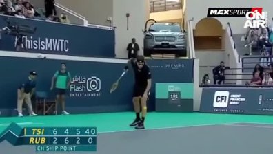 Стефанос Циципас е шампион на демостративния турнир Мубадала