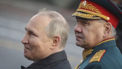 Шойгу играе по нервите на Путин и руснаците - праща неопитни на фронта, дъщеря му живее в лукс в ЕС