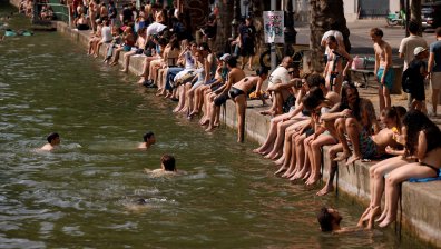 Удря ни екстремно време, живакът гони 44&deg;C