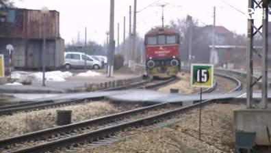 Влак отнесе 13-годишно момиче край гара "Кумарица"