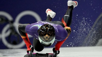 Каските на спортистите на Зимните олимпийски игри в Италия (СНИМКИ)