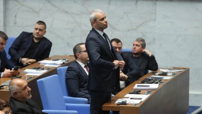 Напрежение и разкол в НС: Атакувана ли е демокрацията и основателни ли са протестите