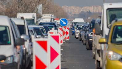 Верижна катастрофа на АМ "Тракия" предизвика километрично задръстване
