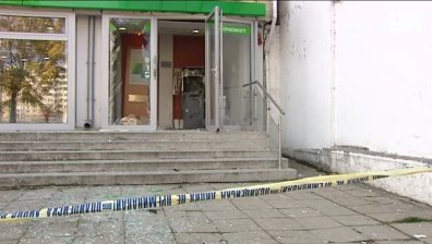 Взривиха два банкомата в София