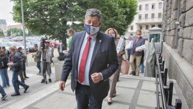 "Демократична България" иска Радев да свика КСНС заради Ковид кризата