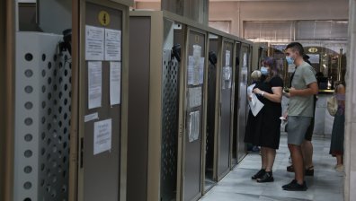 Заради дългите опашки - паспортните служби с удължено работно време