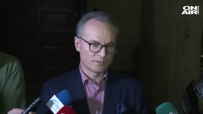 Лозан Панов се отказа от автомобилите на НСО