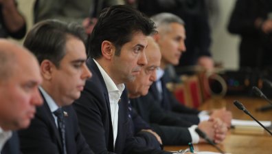 ПП осъди критиката на Пеевски към Денков: Грешна самопреценка за ролята му в държавата