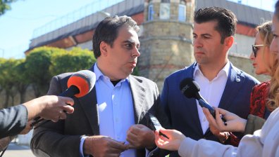 Петков и Василев обещаха правосъдие за "провалените политици на прехода"
