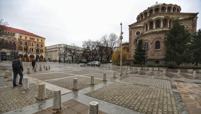 Приключи паркирането на и около площад "Света Неделя" в София (СНИМКИ)