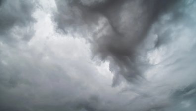 Времето днес: Без градушки, но с валежи в цялата страна