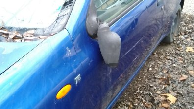 Изоставени коли заемат паркоместа - има ли санкции за водачите им?