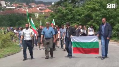 Протест затвори Подбалканския път край Калофер
