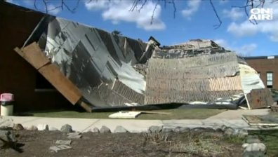 Чудовищна буря в щата Мичиган отстави милион домакинства без ток