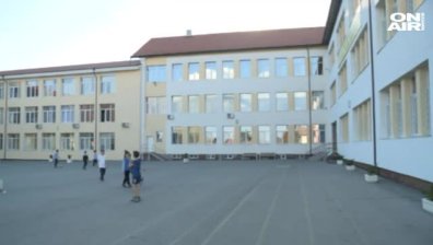 Родители настояха за оставката на училищен директор в Банкя