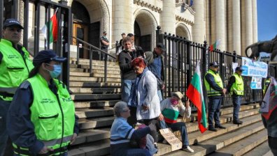 Продължава блокадата на Съдебната палата