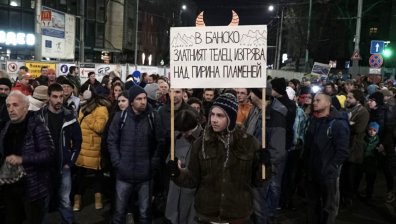 Два протеста "за" и "против" втори лифт в Банско разделят столицата