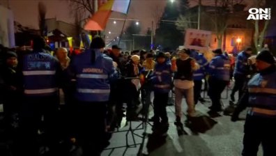 Антиправителствените протести в Румъния не стихват
