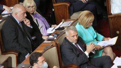 Хаджигенов и Бабикян учредяват сдружение с нестопанска цел "Ние идваме"