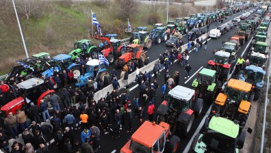 Гръцки фермери блокират границите с България, летища, пристанища, магистрали