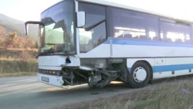 На по 19 г. са жертвите на катастрофата край Сапарева баня, шофьорът на колата карал с превишена скорост