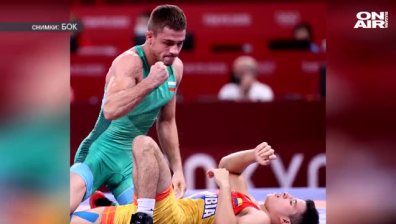 Борецът Георги Вангелов в битка за бронзов медал на Олимпиадата