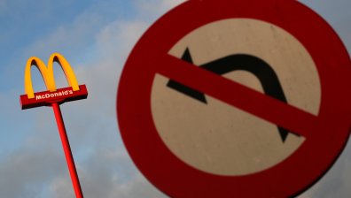 И McDonald's се включва в световната битка с пластмасата