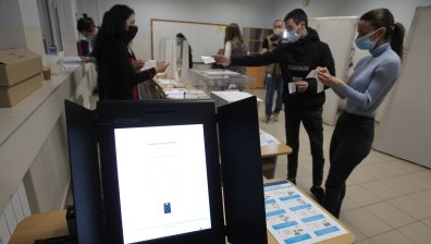 Българи ще гласуват и от екзотични острови, не е ясно колко устройства ще са нужни