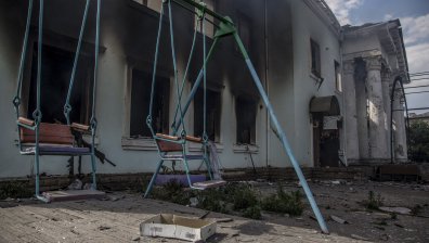 Руснаците взривиха склад за гориво, спортен комплекс, обстрелват и Киев