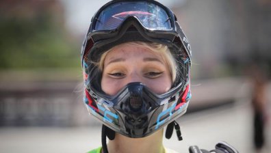 Трябва ли Тротинетката да лежи в мъжки затвор? Не иска женски хормони в килията