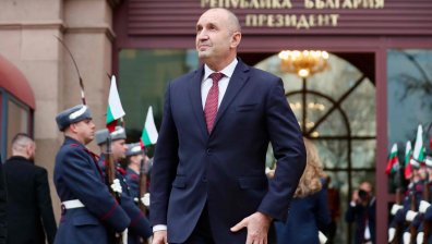 Ще си партнират ли ПП-ДБ и БСП с формацията на Румен Радев?