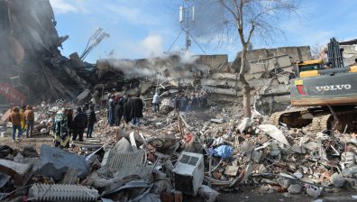 Първите български спасители вече работят на място в Ада, който се отвори в Турция