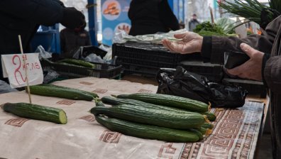 Плодове и зеленчуци са с 200% надценка по веригата, химията в продуктите ни разболява